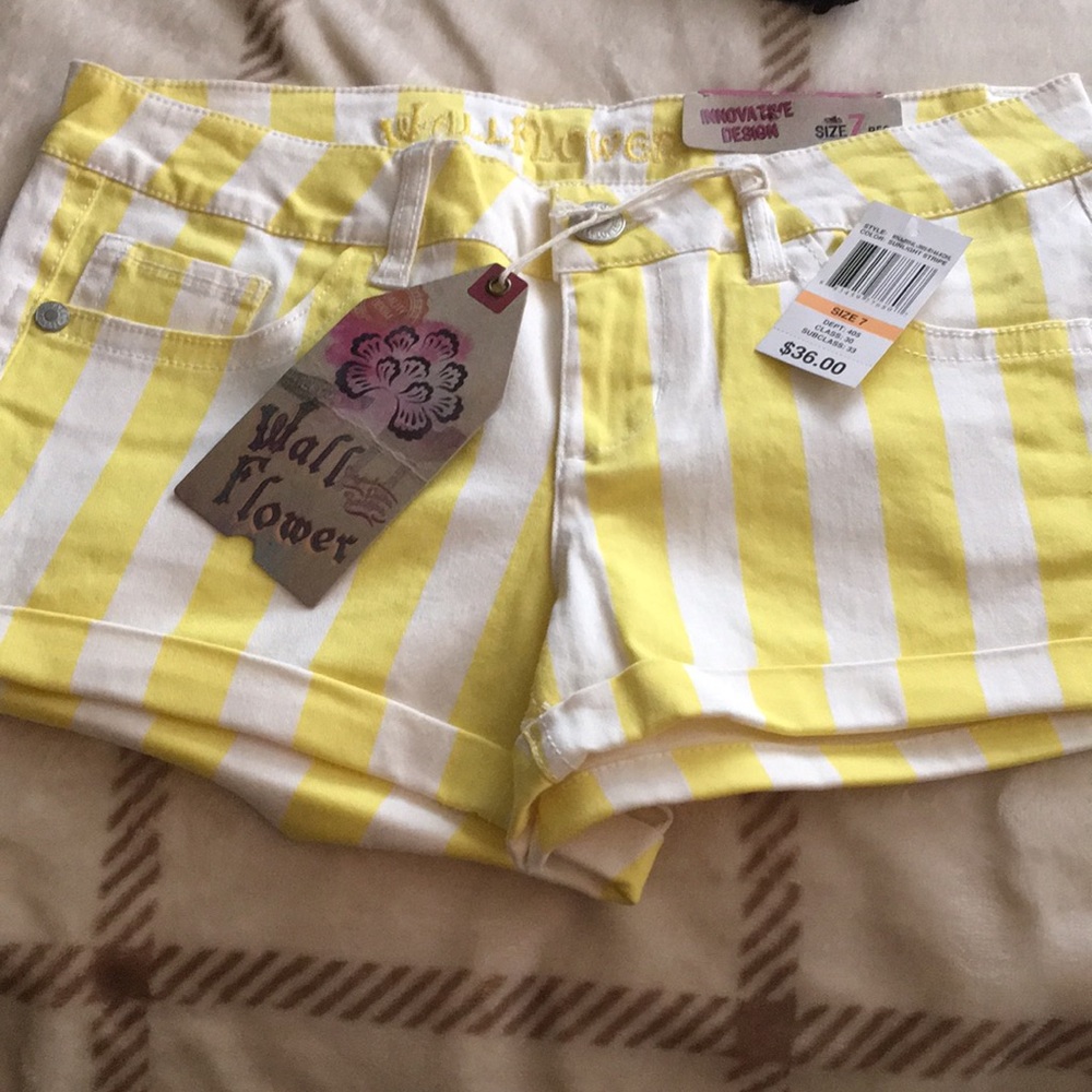 Wallflowers shorts -yellow